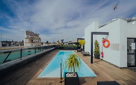 esZentrico Suites&Rooftop Bar